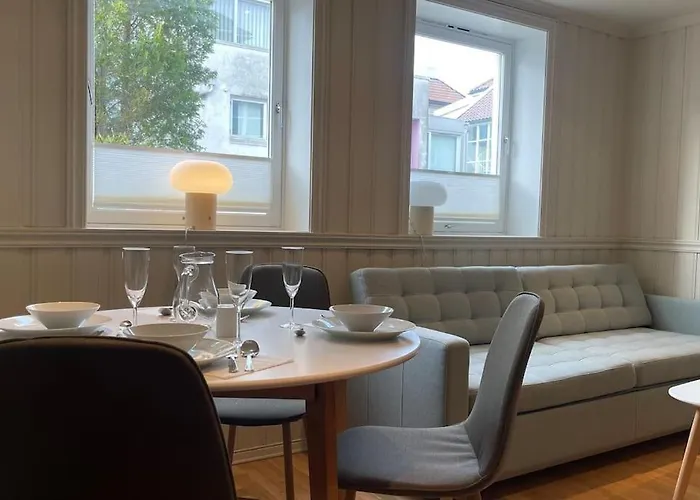 Ledaal Place 1 By Апартаменты *